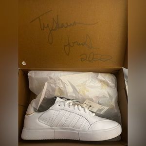 [GW3182] Mens Adidas TYSHAWN LOW WITH SIGNED BOX